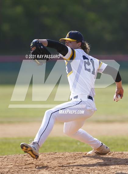 Thumbnail 3 in Shoreham Wading River vs Center Moriches photogallery.