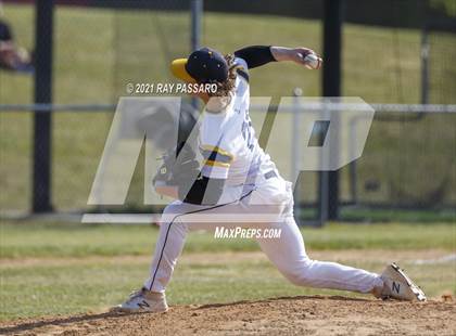 Thumbnail 3 in Shoreham Wading River vs Center Moriches photogallery.