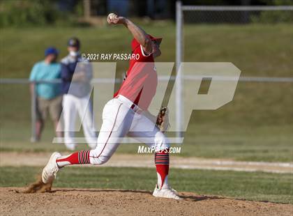 Thumbnail 3 in Shoreham Wading River vs Center Moriches photogallery.