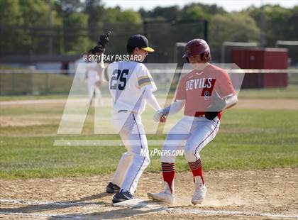 Thumbnail 3 in Shoreham Wading River vs Center Moriches photogallery.