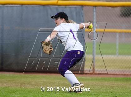 Thumbnail 3 in Mountain View vs Sabino (Tucson Badger Invitational) photogallery.