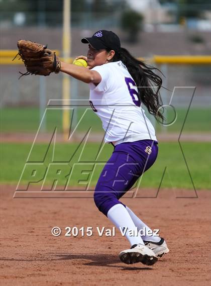 Thumbnail 3 in Mountain View vs Sabino (Tucson Badger Invitational) photogallery.