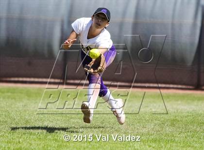 Thumbnail 2 in Mountain View vs Sabino (Tucson Badger Invitational) photogallery.