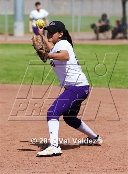 Thumbnail 3 in Mountain View vs Sabino (Tucson Badger Invitational) photogallery.