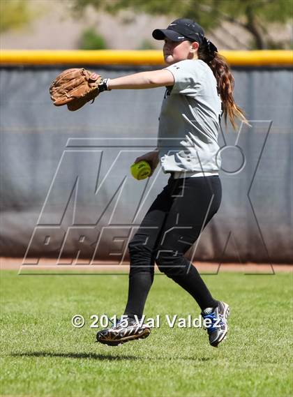 Thumbnail 2 in Mountain View vs Sabino (Tucson Badger Invitational) photogallery.