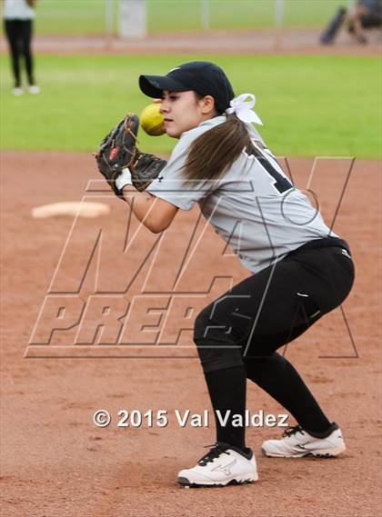Thumbnail 1 in Mountain View vs Sabino (Tucson Badger Invitational) photogallery.