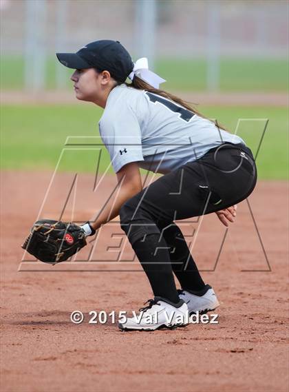 Thumbnail 1 in Mountain View vs Sabino (Tucson Badger Invitational) photogallery.