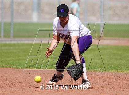 Thumbnail 2 in Mountain View vs Sabino (Tucson Badger Invitational) photogallery.