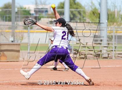 Thumbnail 2 in Mountain View vs Sabino (Tucson Badger Invitational) photogallery.