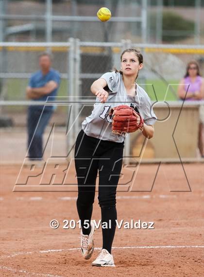 Thumbnail 2 in Mountain View vs Sabino (Tucson Badger Invitational) photogallery.