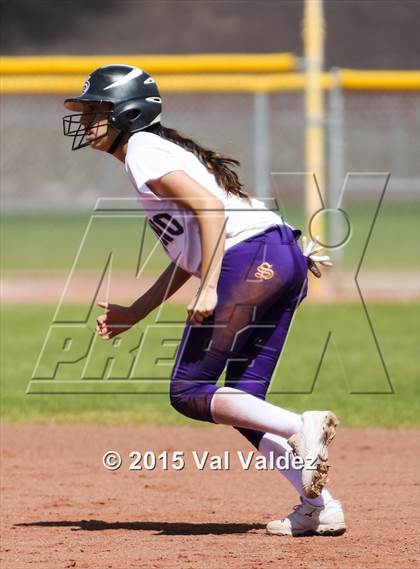 Thumbnail 2 in Mountain View vs Sabino (Tucson Badger Invitational) photogallery.