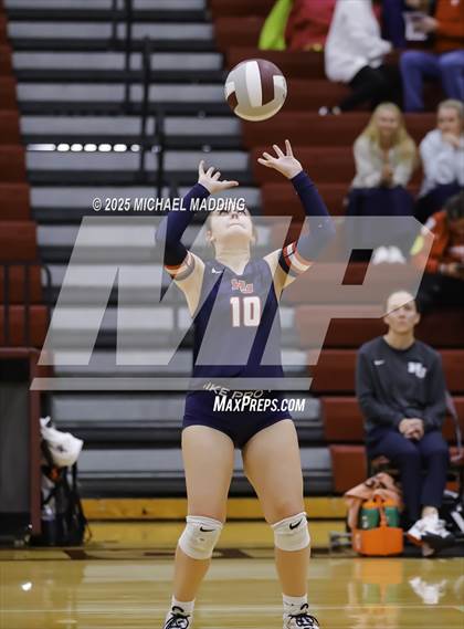 Thumbnail 1 in Hardin-Jefferson vs Bridge City (UIL Volleyball 4A Division II Area Playoff) photogallery.