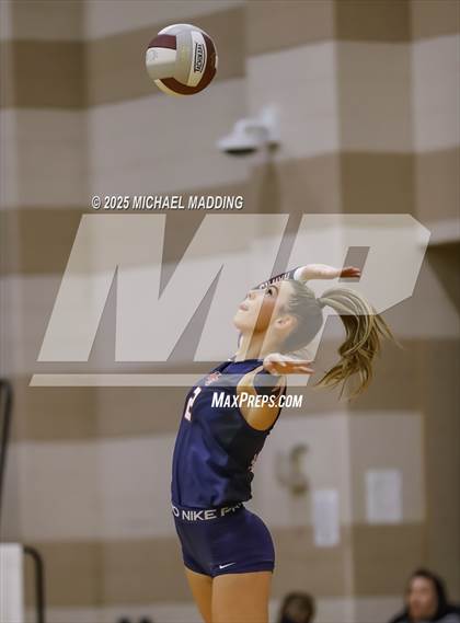 Thumbnail 1 in Hardin-Jefferson vs Bridge City (UIL Volleyball 4A Division II Area Playoff) photogallery.