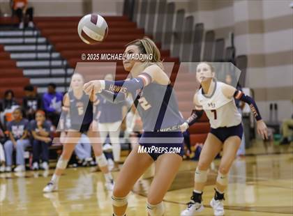 Thumbnail 2 in Hardin-Jefferson vs Bridge City (UIL Volleyball 4A Division II Area Playoff) photogallery.