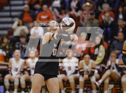 Thumbnail 2 in Hardin-Jefferson vs Bridge City (UIL Volleyball 4A Division II Area Playoff) photogallery.