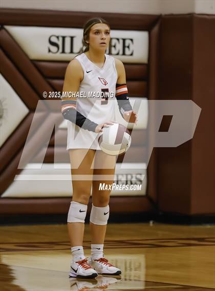 Thumbnail 3 in Hardin-Jefferson vs Bridge City (UIL Volleyball 4A Division II Area Playoff) photogallery.
