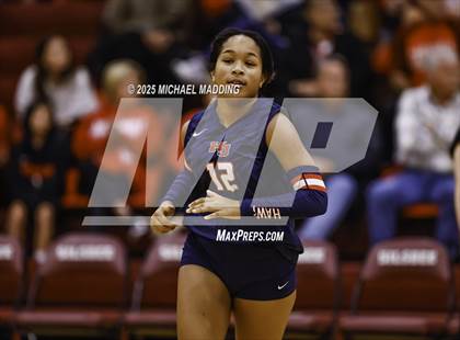 Thumbnail 1 in Hardin-Jefferson vs Bridge City (UIL Volleyball 4A Division II Area Playoff) photogallery.