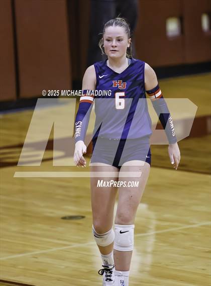 Thumbnail 2 in Hardin-Jefferson vs Bridge City (UIL Volleyball 4A Division II Area Playoff) photogallery.