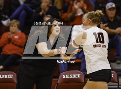 Thumbnail 1 in Hardin-Jefferson vs Bridge City (UIL Volleyball 4A Division II Area Playoff) photogallery.