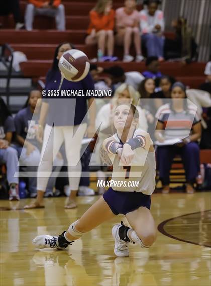 Thumbnail 1 in Hardin-Jefferson vs Bridge City (UIL Volleyball 4A Division II Area Playoff) photogallery.
