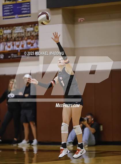 Thumbnail 3 in Hardin-Jefferson vs Bridge City (UIL Volleyball 4A Division II Area Playoff) photogallery.