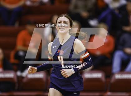 Thumbnail 1 in Hardin-Jefferson vs Bridge City (UIL Volleyball 4A Division II Area Playoff) photogallery.