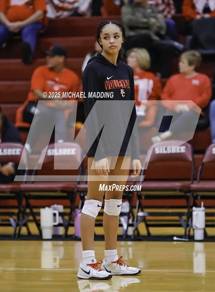 Thumbnail 2 in Hardin-Jefferson vs Bridge City (UIL Volleyball 4A Division II Area Playoff) photogallery.