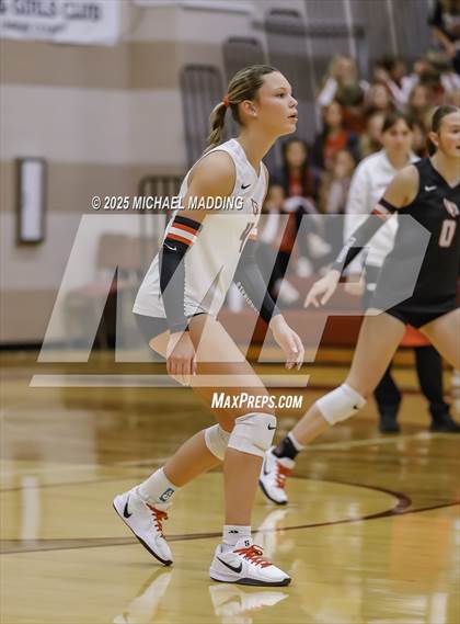 Thumbnail 3 in Hardin-Jefferson vs Bridge City (UIL Volleyball 4A Division II Area Playoff) photogallery.