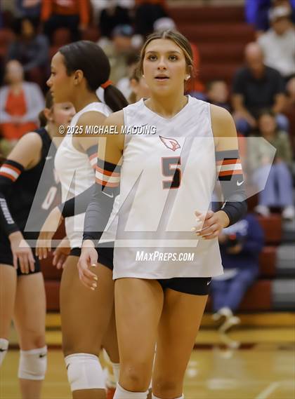 Thumbnail 1 in Hardin-Jefferson vs Bridge City (UIL Volleyball 4A Division II Area Playoff) photogallery.