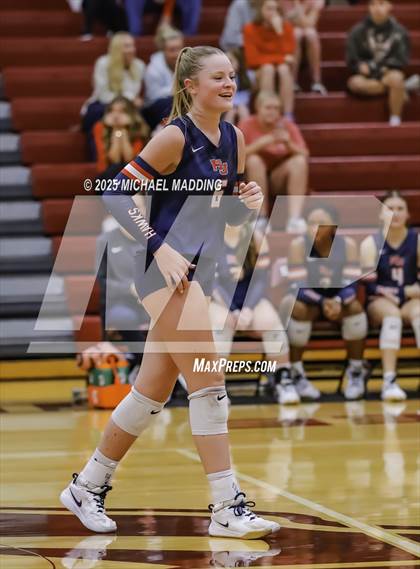 Thumbnail 1 in Hardin-Jefferson vs Bridge City (UIL Volleyball 4A Division II Area Playoff) photogallery.
