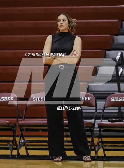 Thumbnail 1 in Hardin-Jefferson vs Bridge City (UIL Volleyball 4A Division II Area Playoff) photogallery.