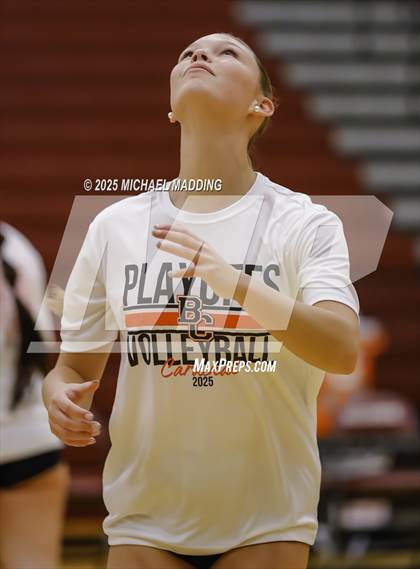 Thumbnail 2 in Hardin-Jefferson vs Bridge City (UIL Volleyball 4A Division II Area Playoff) photogallery.