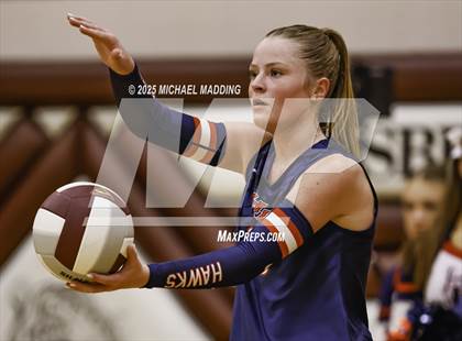 Thumbnail 2 in Hardin-Jefferson vs Bridge City (UIL Volleyball 4A Division II Area Playoff) photogallery.