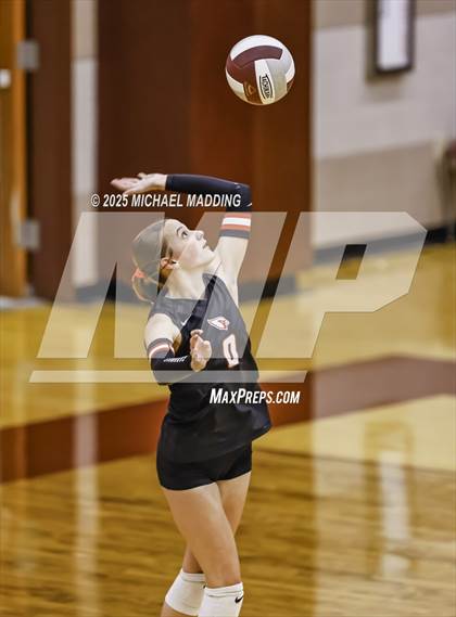 Thumbnail 3 in Hardin-Jefferson vs Bridge City (UIL Volleyball 4A Division II Area Playoff) photogallery.