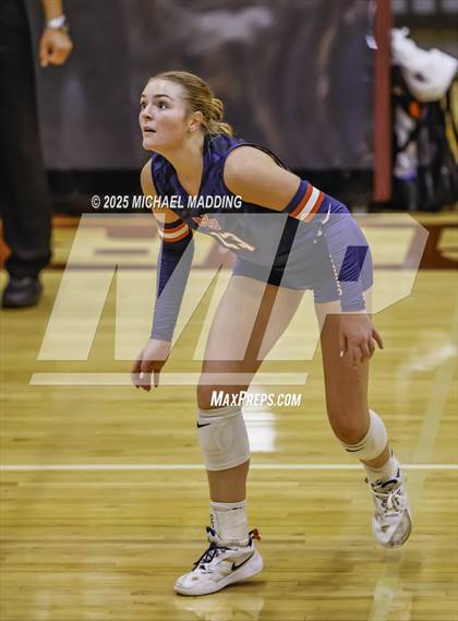 Thumbnail 3 in Hardin-Jefferson vs Bridge City (UIL Volleyball 4A Division II Area Playoff) photogallery.