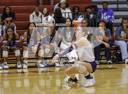 Thumbnail 2 in Hardin-Jefferson vs Bridge City (UIL Volleyball 4A Division II Area Playoff) photogallery.