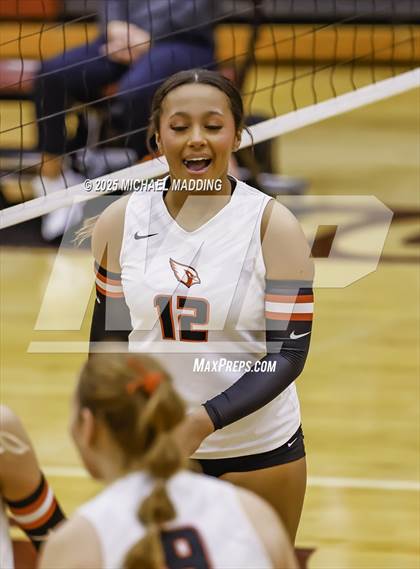 Thumbnail 2 in Hardin-Jefferson vs Bridge City (UIL Volleyball 4A Division II Area Playoff) photogallery.