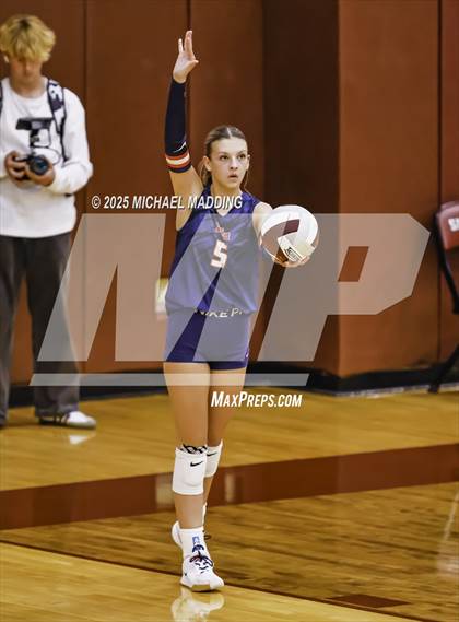 Thumbnail 3 in Hardin-Jefferson vs Bridge City (UIL Volleyball 4A Division II Area Playoff) photogallery.
