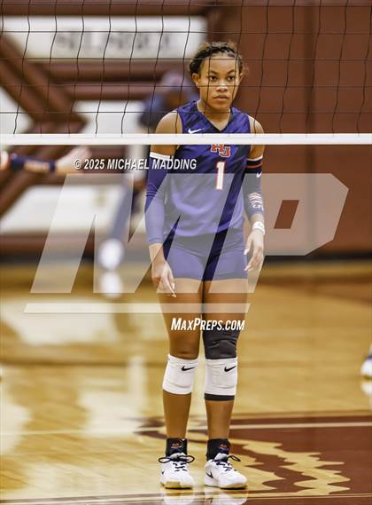 Thumbnail 1 in Hardin-Jefferson vs Bridge City (UIL Volleyball 4A Division II Area Playoff) photogallery.