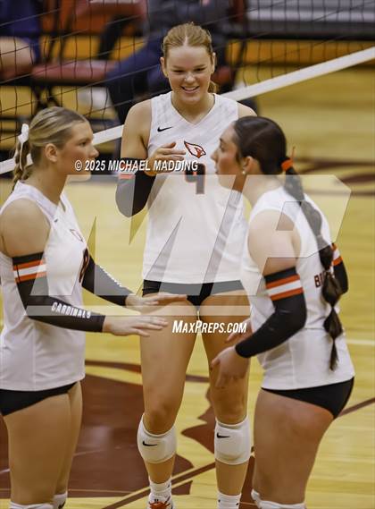 Thumbnail 2 in Hardin-Jefferson vs Bridge City (UIL Volleyball 4A Division II Area Playoff) photogallery.