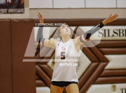 Thumbnail 2 in Hardin-Jefferson vs Bridge City (UIL Volleyball 4A Division II Area Playoff) photogallery.