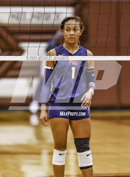 Thumbnail 3 in Hardin-Jefferson vs Bridge City (UIL Volleyball 4A Division II Area Playoff) photogallery.