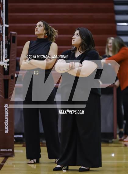 Thumbnail 2 in Hardin-Jefferson vs Bridge City (UIL Volleyball 4A Division II Area Playoff) photogallery.