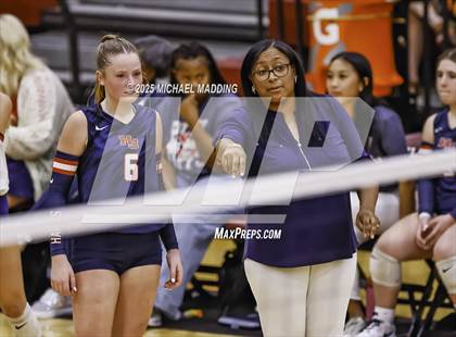 Thumbnail 1 in Hardin-Jefferson vs Bridge City (UIL Volleyball 4A Division II Area Playoff) photogallery.
