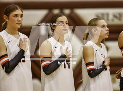 Thumbnail 1 in Hardin-Jefferson vs Bridge City (UIL Volleyball 4A Division II Area Playoff) photogallery.
