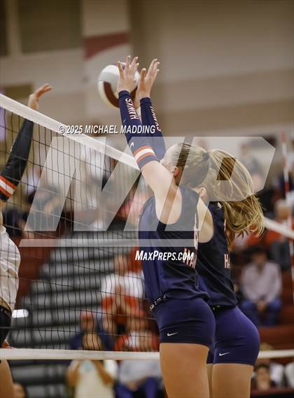 Thumbnail 1 in Hardin-Jefferson vs Bridge City (UIL Volleyball 4A Division II Area Playoff) photogallery.