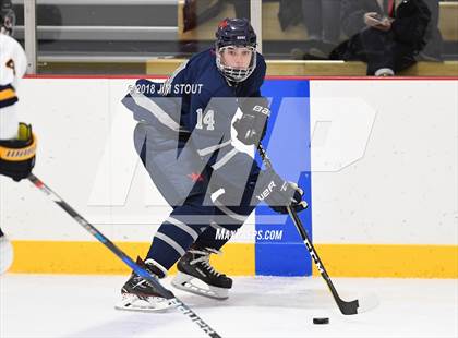 Thumbnail 3 in Kent vs. Trinity-Pawling (Avon Christmas Classic) photogallery.
