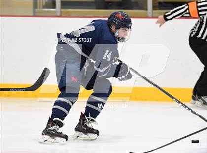 Thumbnail 3 in Kent vs. Trinity-Pawling (Avon Christmas Classic) photogallery.
