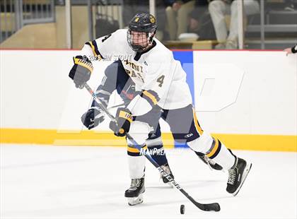 Thumbnail 3 in Kent vs. Trinity-Pawling (Avon Christmas Classic) photogallery.