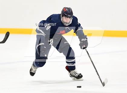 Thumbnail 1 in Kent vs. Trinity-Pawling (Avon Christmas Classic) photogallery.